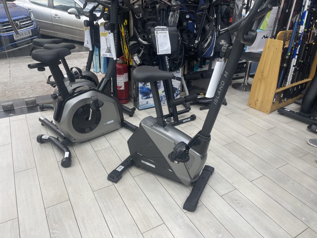 ISLAND M Upright Bike