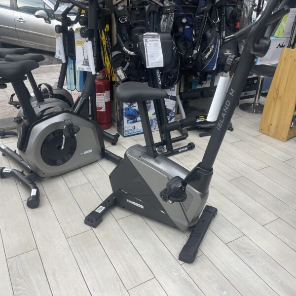 ISLAND M Upright Bike